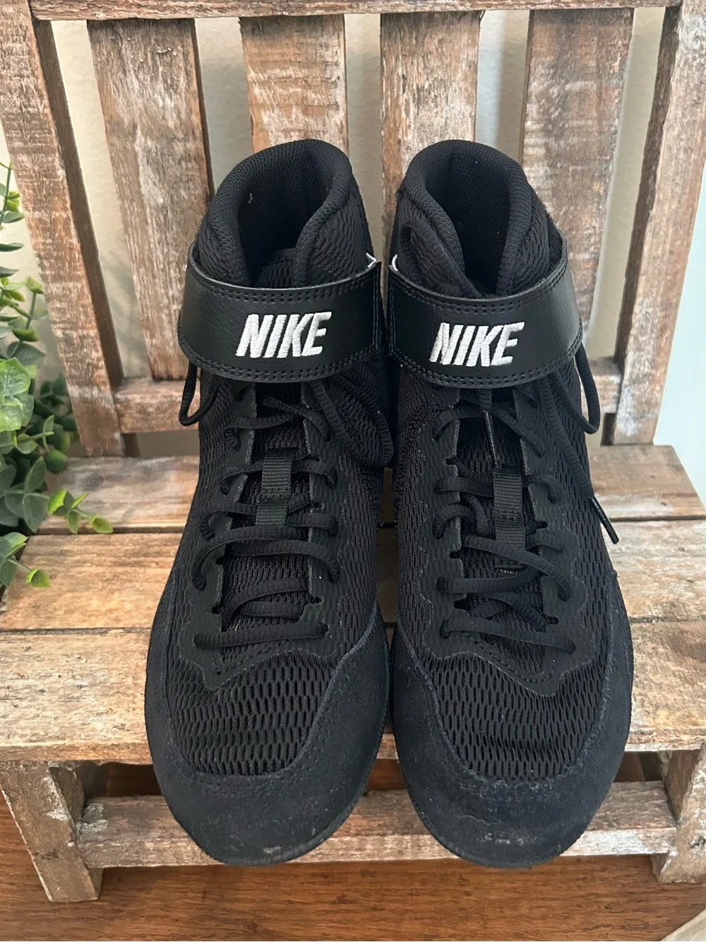Nike Speedsweep 8 Big Kids' Wrestling Shoes Size 3.5
